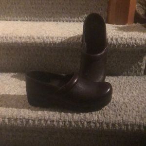 Men’s size 44 dansko